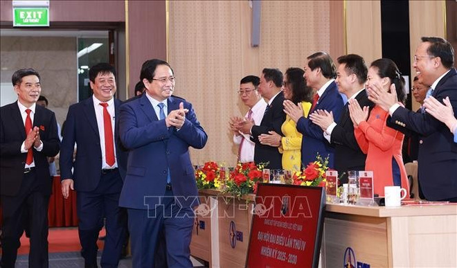 Le Premier ministre Pham Minh Chinh a assisté dimanche matin 10 août au IVe Congrès du Comité du Parti de l’Électrique du Vietnam (EVN) pour le mandat 2025-2030. Photo : VNA tt-2.jpg