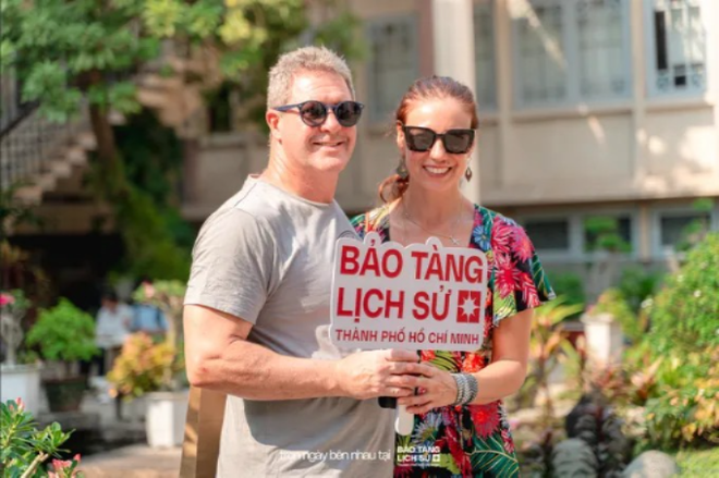 Le Musée d'Histoire de Hô Chi Minh-Ville attire les visiteurs grâce à son identité visuelle et à ses méthodes de communication modernes et modernes. Photo : https://hcmcpv.org.vn/ nhan-dien-thuong-hieu.png