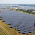 La centrale solaire de Cam Hoa, dans la province de Ha Tinh, est équipée d'environ 152 600 panneaux solaires (Photo : VNA).