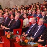 Le secrétaire général du Parti communiste du Vietnam Tô Lâm a assisté le 5 mars au soir à Hanoï, au programme. Photo / VNA