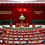 Lors de la cérémonie de clôture du 15ᵉ Plénum du Comité central du PCV du XIIIᵉ mandat. Photo : VNA