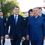 Le Premier ministre vietnamien, Lê Minh Hung, (centre) et le chef de l'État du Tatarstan, Rüstam Minnikhanov. Photo : VNA
