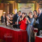 La cheffe de mission de l’Ambassade de Pologne au Vietnam, Joanna Skoczek, participe à un événement culturel vêtue de l’ao dai. Photo : VNA