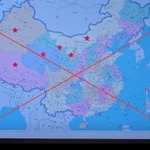 Une carte illégale en forme de « ligne en U » apparaît dans le film « Shine on me » (Capture d'écran du film)