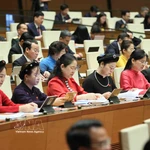 Des députées de l’Assemblée nationale lors de la séance d’ouverture de la 9ᵉ session de la 15ᵉ législature de l’Assemblée nationale. Photo : VNA