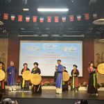 Le chant quan họ est considéré par les enseignants comme un outil efficace pour l’enseignement du vietnamien aux publics internationaux. Photo : VNA