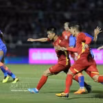 Match de football international entre la sélection vietnamienne (en rouge) et l’équipe indienne (en bleu), le 27 septembre 2022, au stade Thống Nhất à Hô Chi Minh-Ville. Photo : VNA