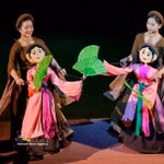 Un numéro de théâtre de marionnettes. Photo : VNA