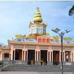 Pagode Tam Buu Phi Lai du bouddhisme Tu An Hieu Nghia dans la commune de Ba Chuc, province d'An Giang. (Photo : thanhnien.vn)
