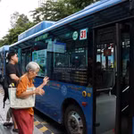 Depuis le 1er juillet, les déplacements gratuits sont disponibles sur les 134 lignes de bus subventionnées et non subventionnées à travers Hô Chi Minh-Ville. (Photo : VNA)