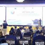 La vice-ministre des Affaires étrangères, Le Thi Thu Hang, prend la parole lors de cet événement culturel. (Photo : baoquocte.vn)