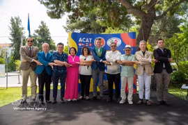 Les ambassadeurs et ambassadrices des pays participant au bazar caritatif de l’ASEAN en Grèce 2026. Photo: VNA 