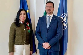 La vice-ministre vietnamienne des Affaires étrangères, Lê Thi Thu Hang, et son homologue bulgare, Nikolay Pavlov. Photo: VNA