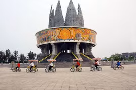 Le 1ᵉʳ quartier de Mong Cai est le cœur de la zone touristique nationale de Tra Co. Photo: VNA