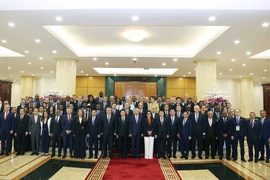 Le secrétaire général du Parti communiste du Vietnam, Tô Lâm, et les chefs de délégation des pays participant. Photo: VNA