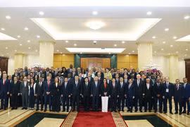 Le secrétaire général du Parti communiste du Vietnam, Tô Lâm, et les chefs de délégation des pays participant. Photo: VNA