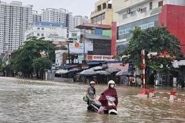 La circulation est difficile au carrefour Phu Thai-Quang Trung, dans le quartier de Phan Dinh Phung, à Hanoï. Photo : VNA
