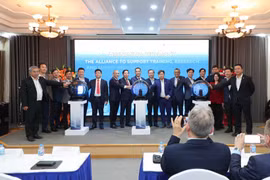 Des délégués à la cérémonie de lancement de l'Alliance des semi-conducteurs. Photo: VNA