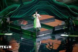 Le chanteur Duc Phuc, représentant du Vietnam, remporte une victoire éclatante au concours musical international Intervision 2025. Photo: VNA