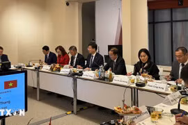 Réunion entre la délégation du ministère de l'Intérieur et les dirigeants du Land de Thuringe. Photo : VNA