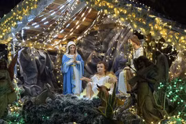 Atmosphère festive et recueillie à Huê à l’approche de Noël