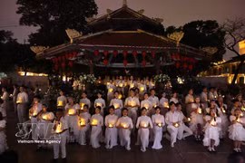 Le soir du 28 mars, les lumières s'éteignent simultanément en réponse à l'Heure de la Terre. Photo : VNA