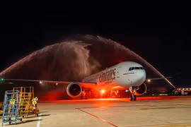 Les vols d'Emirates vers Da Nang attirent de nombreux passagers étrangers, notamment ceux en provenance des pays riches. Photo: Sun Group