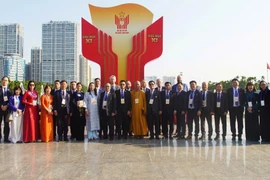 La délégation de Vietnamiens de l'étranger participent au 11e Congrès national d'émulation. Photo : VNA