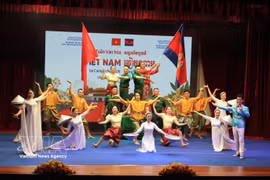 Un numéro artistique lors de la cérémonie d'inauguration de la Semaine culturelle Vietnam–Cambodge 2026. Photo: VNA