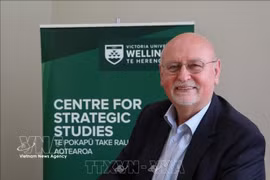 Le professeur émérite Roberto Rabel, chercheur principal au Centre d’études stratégiques de l’Université Victoria de Wellington. Photo: VNA