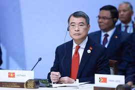 Le Premier ministre Le Minh Hung participe au Sommet commémoratif du 35e anniversaire des relations ASEAN-Russie. Photo: VNA