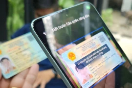 Les passeports ne seront plus acceptés pour les transactions bancaires à partir du 1er janvier 2026. Photo: hanoimoi.vn