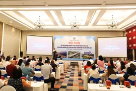 Conférence pour renforcer les liens entre les acteurs du tourisme et le secteur ferroviaire, le 13 août à Hanoï. Photo: VNA