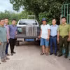 Remise d'un animal sauvage aux autorités locales de la province de Quang Tri. Photo: VNA