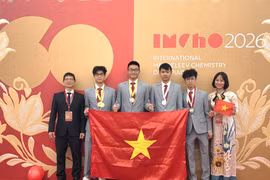 Le Vietnam a décroché deux médailles d’or et deux d’argent lors de la 60e édition des Olympiades internationales de chimie Mendeleïev (IMChO-60). Photo: VNA