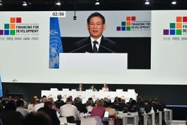 Le vice-Premier ministre Ho Duc Phoc s'exprime à la séance plénière de la Conférence FfD4. Photo; VNA