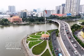 Hô Chi Minh-Ville accélère le développement de ses infrastructures techniques et sociales, avec plus de 100 projets. Photo: VNA