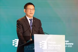 Le vice-Premier ministre Ho Duc Phoc a assisté et donné une orientation stratégique lors du Forum de la Nouvelle économie du Vietnam 2025, tenu le 2 octobre à Hanoï. Photo: VNA