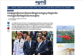 Dans un article du Kampuchea Thmey Daily publié le 19 août, l'ambassadeur du Vietnam à Phnom Penh, Nguyên Minh Vu, a affirmé que les deux pays sont bien plus que de simples voisins : ils sont des frères, solidaires dans la guerre comme dans la paix. Photo: VNA