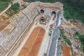 Les investissements ont enregistré une croissance positive au Vietnam au cours des sept premiers mois de 2026. Photo : Vietnam+