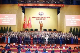 Le 14e Comité central du Parti communiste du Vietnam présenté au congrès. Photo : VNA