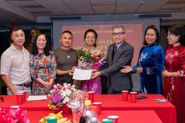 Le lancement officiel de l'Association des Vietnamiens en Israël, lors d'une conférence qui s'est tenue à Tel Aviv le 27 mars. Photo: VNA