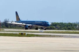 Un avion décolle de l'aéroport international de Phu Quoc. Photo : Vietnam+