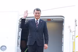 Le Premier ministre part pour le Sommet commémorant les 35 ans des relations ASEAN-Russie. Photo: VNA