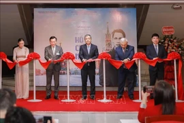 Ouverture de l'exposition sur les traces du président Hô Chi Minh en Russie à Hanoï. Photo: VNA