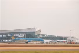Un gros-porteur Boeing 787-9 de la compagnie Vietnam Airlines atterrit en toute sécurité à l'aéroport international de Long Thanh, lors d'un vol d'essai le 15 décembre. Photo : VNA 
