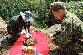La province de Tuyen Quang renforce la recherche des dépouilles des martyrs sur l’ancien champ de bataille de Vi Xuyen. Photo: qdnd.vn