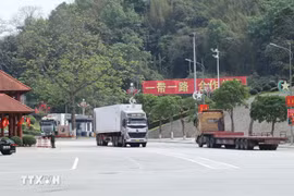 Ces dernières années, la coopération entre le Vietnam et la Chine pour développer des "postes-frontières intelligents" est devenue un axe stratégique. Photo: VNA