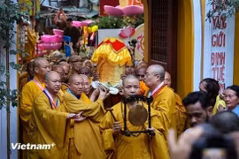 Les reliques du Bouddha ont été conservées à la pagode Quan Su du 13 au 16 mai. Photo : Vietnam+