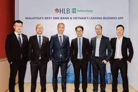 Hong Leong Bank (HLB) de Malaisie a annoncé un partenariat stratégique avec Sô Bán Hàng, une plateforme technologique vietnamienne dédiée à la gestion des entreprises individuelles et des micros, petites et moyennes entreprises (MPME). Photo: VNA